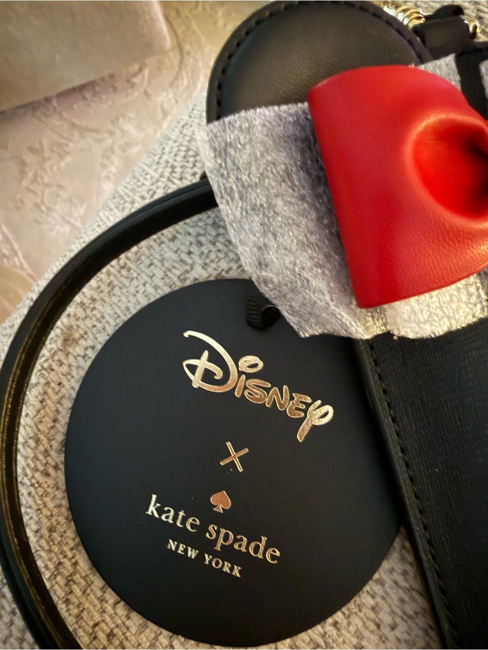 Kate Spade x Disney Minnie Mouse Ears  ID Lanyard. New with Tags! - Picture 2 of 12